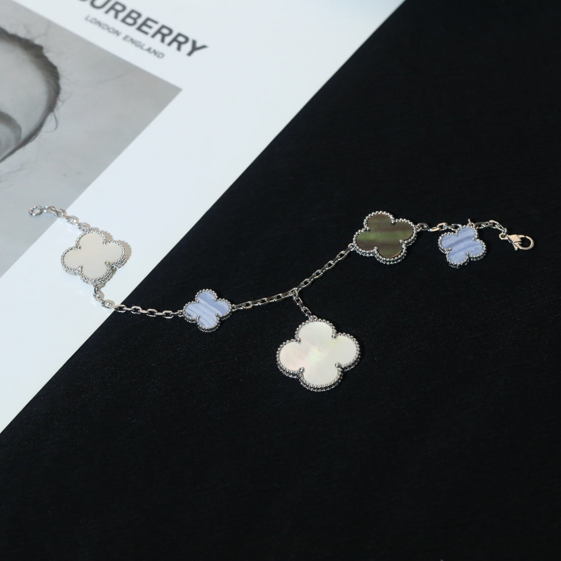 [Eterna Jewels]CLOVER BRACELET 5 MOTIFS MOP CHALCEDONY SILVER