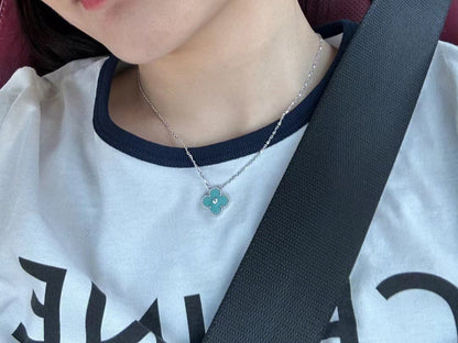 [Eterna Jewels]CLOVER 1 DIAMOND LIGHT BLUE SILVER NECKLACE
