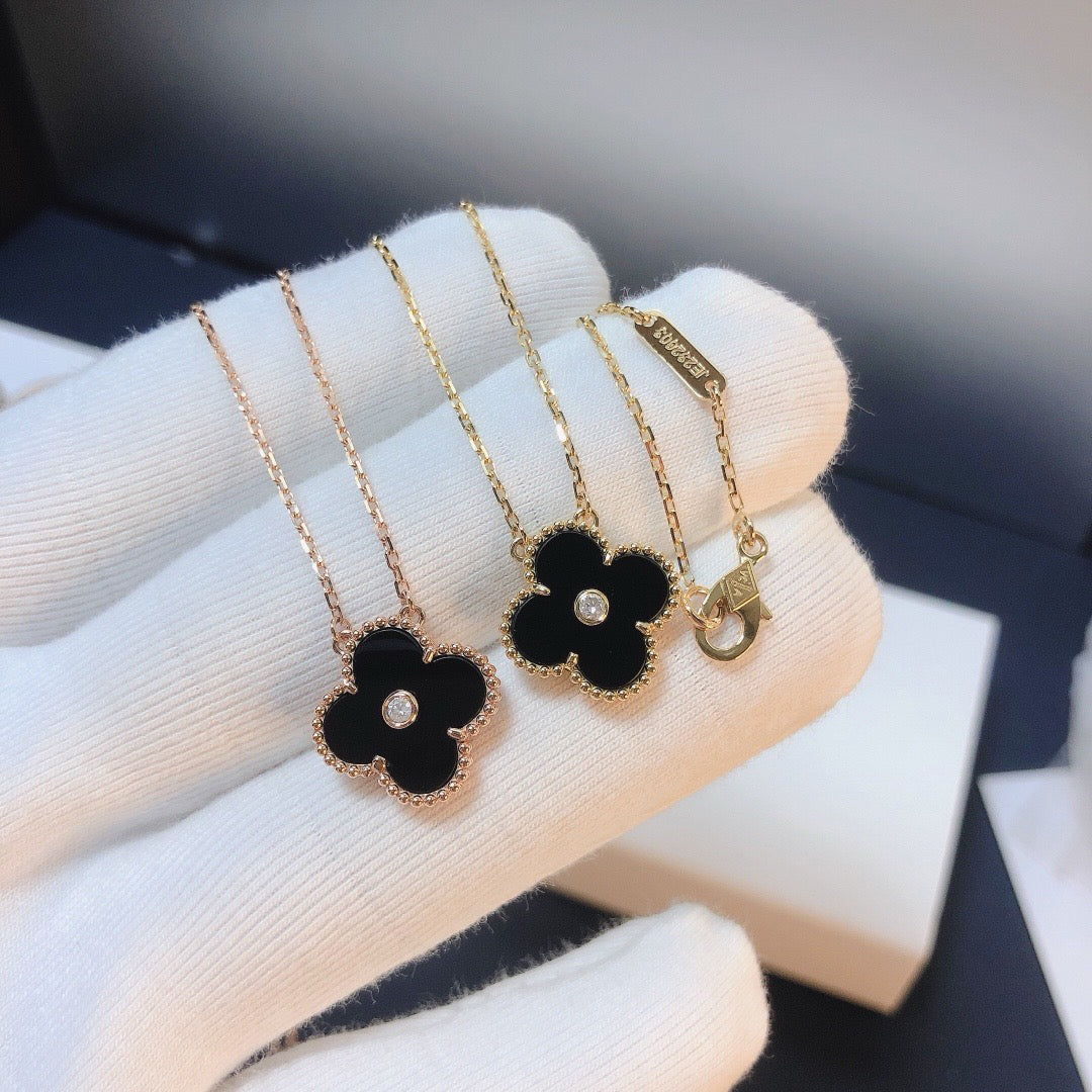 [Eterna Jewels]CLOVER 15MM DIAMOND ONYX NECKLACE