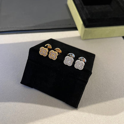 [Eterna Jewels]CLOVER MINI DIAMOND STUD EARRINGS